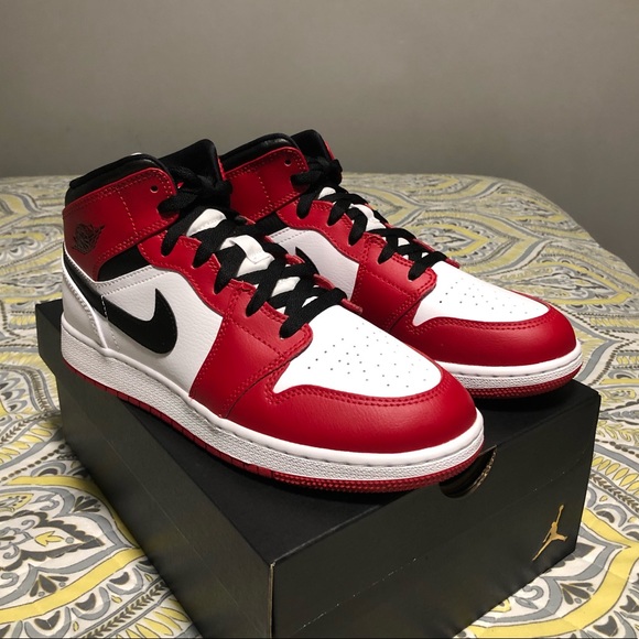 jordan 1 mid 6y